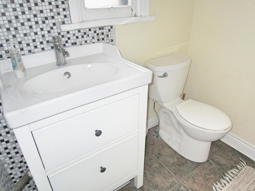 Spadina 11 Guesthouse Торонто Екстериор снимка