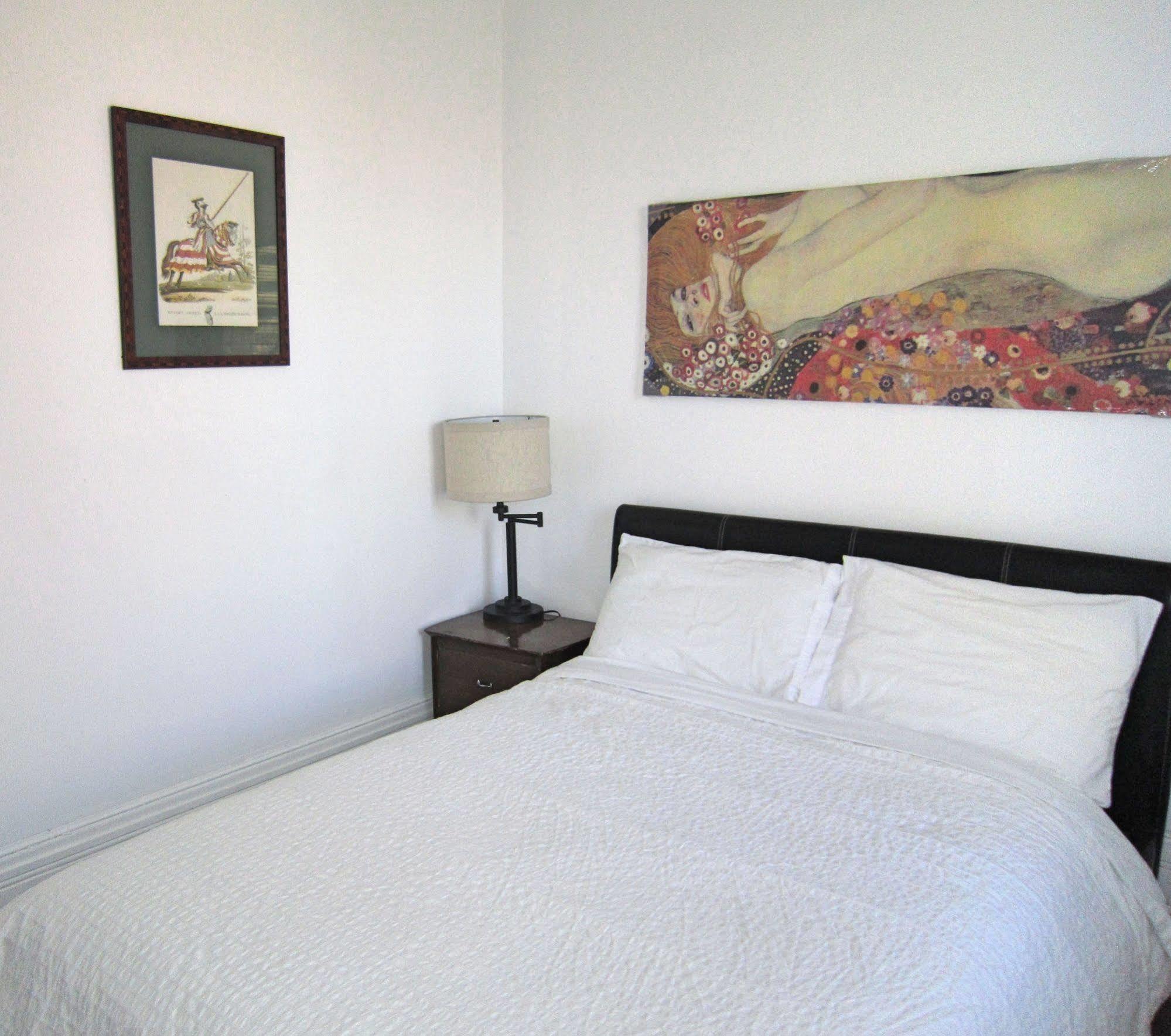 Spadina 11 Guesthouse Торонто Екстериор снимка
